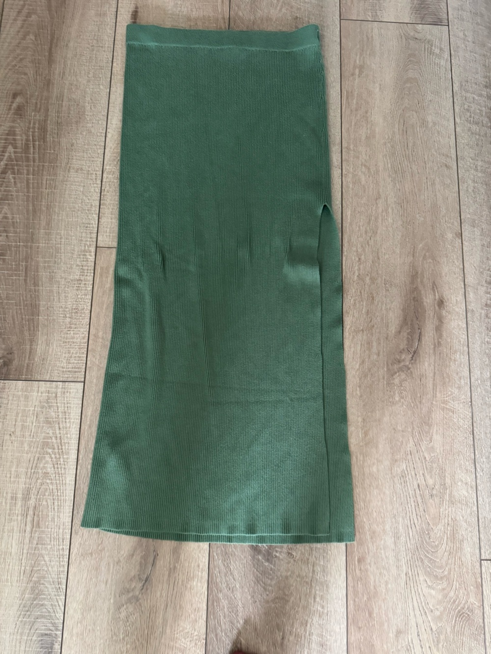 Abercrombie & Fitch Green Ribbed Midi Skirt with Side Slit